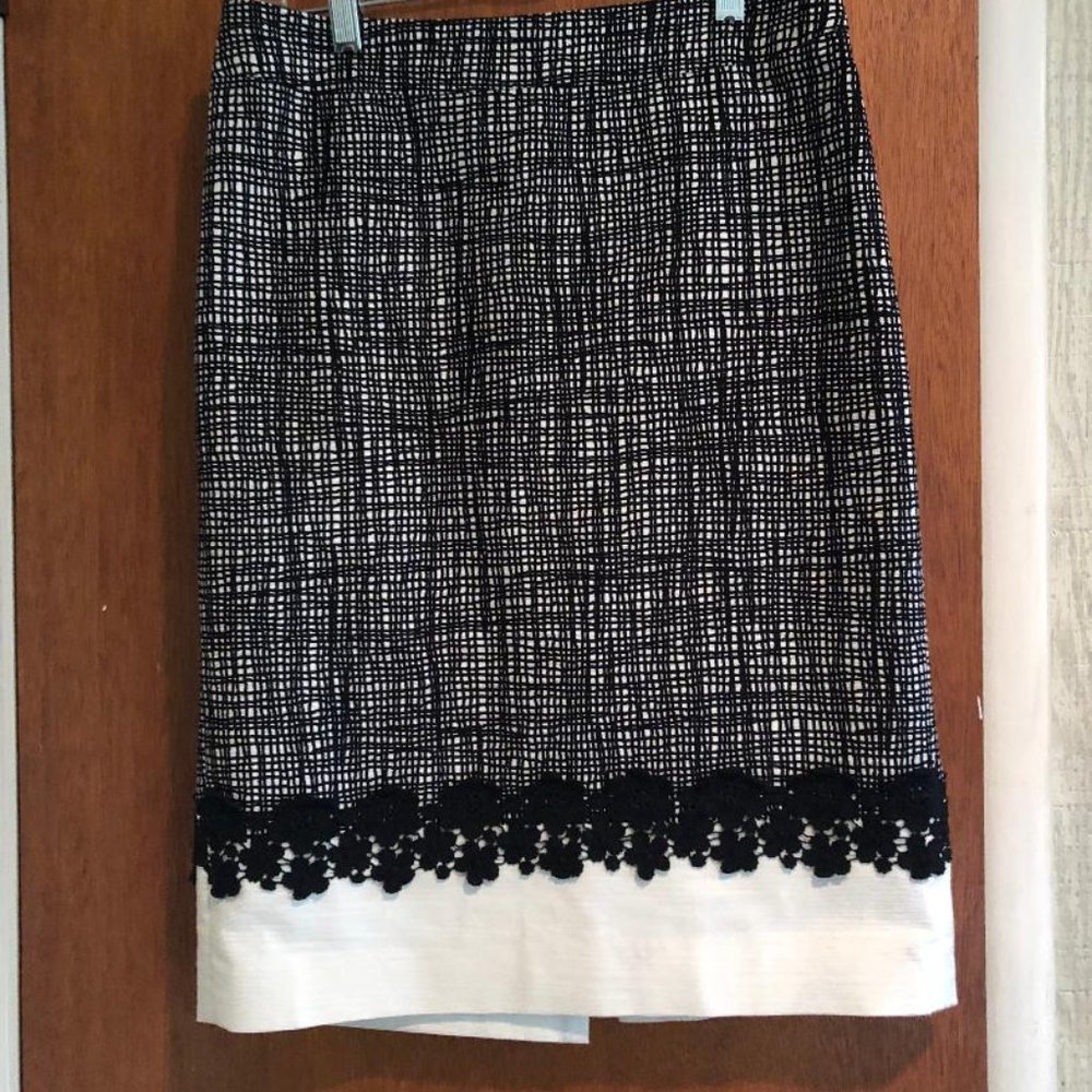 Talbots, Soft White/Cream Pencil Skirt with Black lace overlay, Size 2